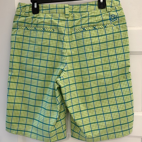 Puma golf shorts. Size 32. - Picture 4 of 4